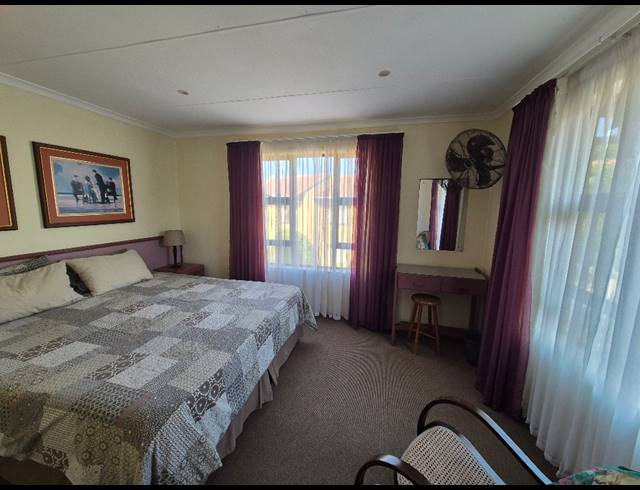 3 BEDROOM TOWNHOUSE FOR SALE IN SHELLY BEACH